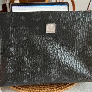 MCM CLUTCH - PERFECT CONDITION